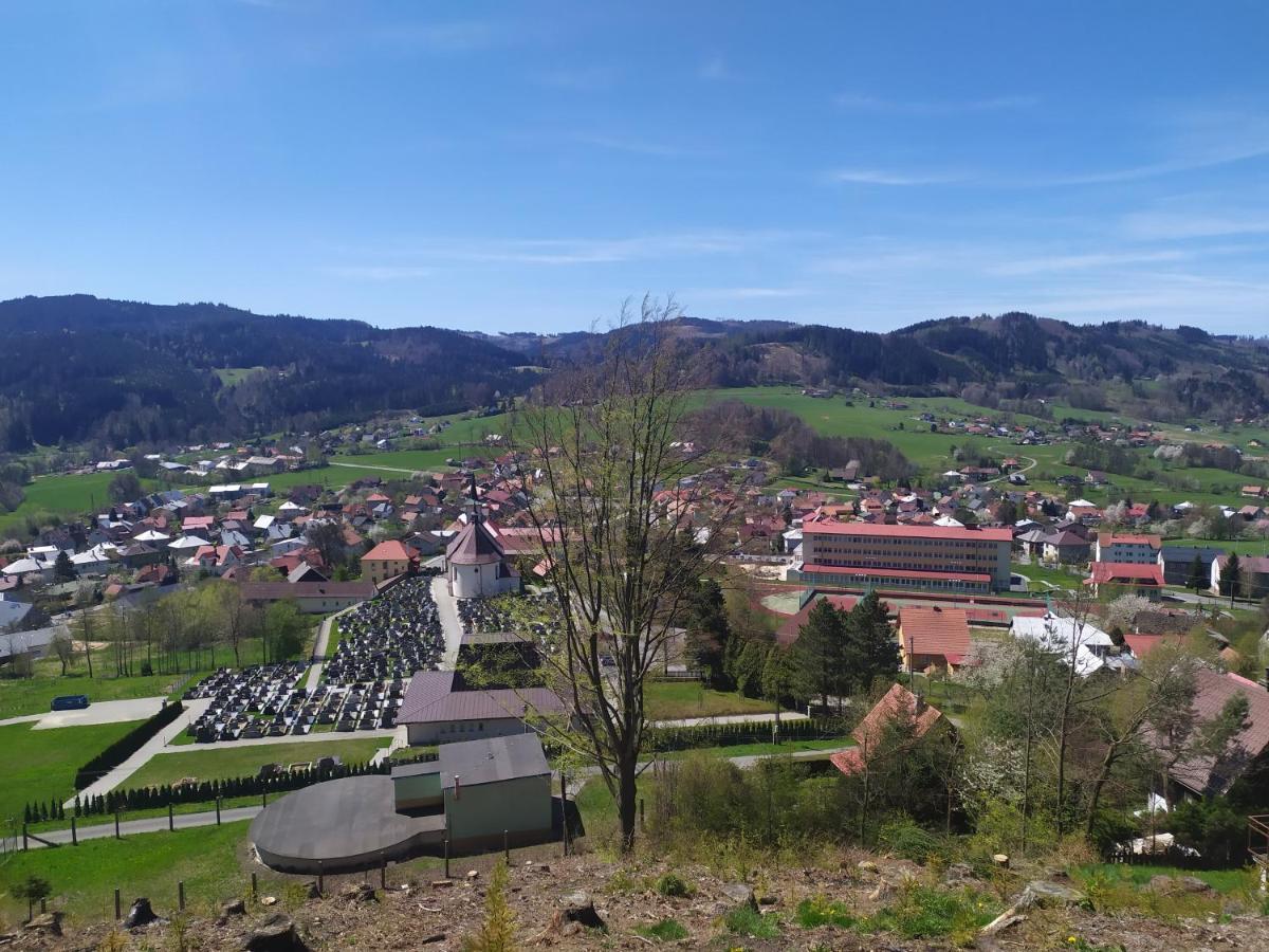 Chata Na Poskle U Lesa S Vyhledem Hutisko Exterior foto